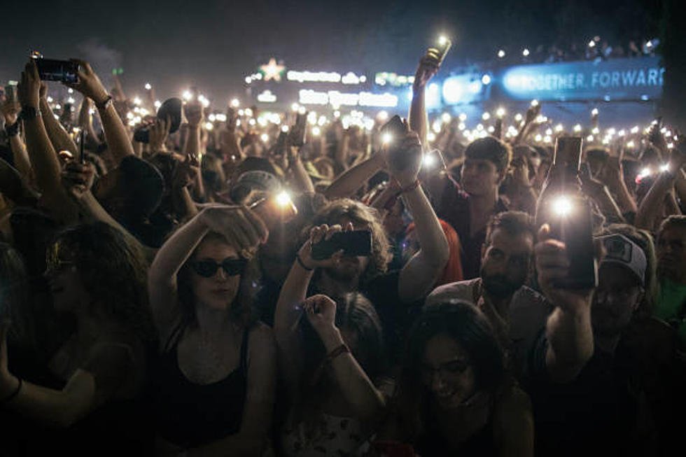 Fans-enjoying-the-electrifying-CFD-concert-atmosphere